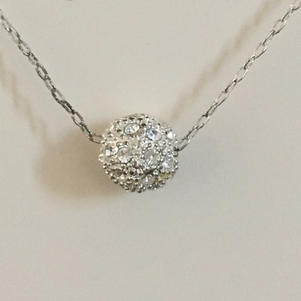 Shimmering Rhinestone Necklace